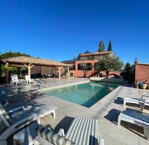 مبيت وإفطار Casa De Lyu