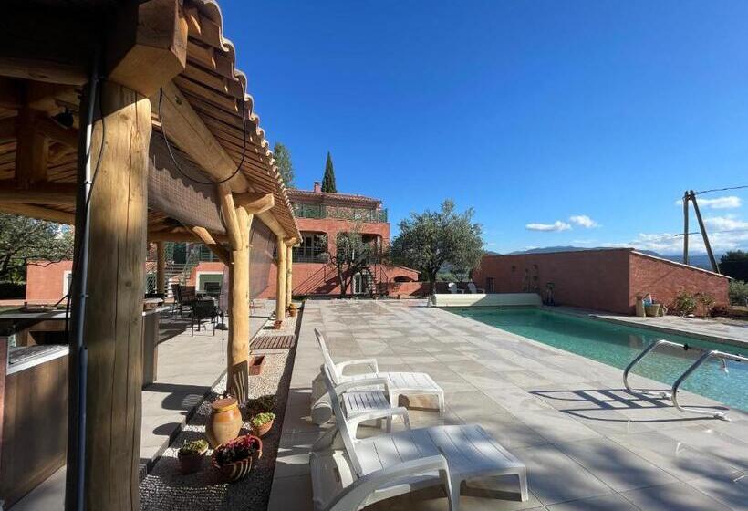 مبيت وإفطار Casa De Lyu