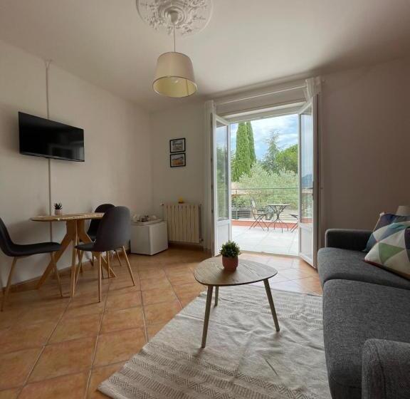 مبيت وإفطار Casa De Lyu