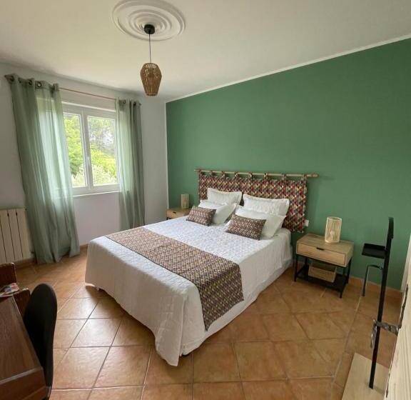 مبيت وإفطار Casa De Lyu