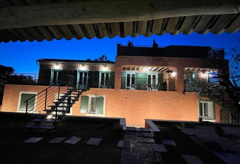 مبيت وإفطار Casa De Lyu