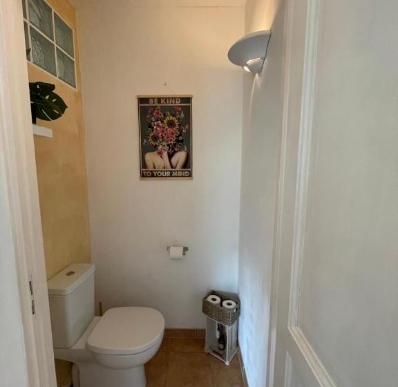 مبيت وإفطار Casa De Lyu