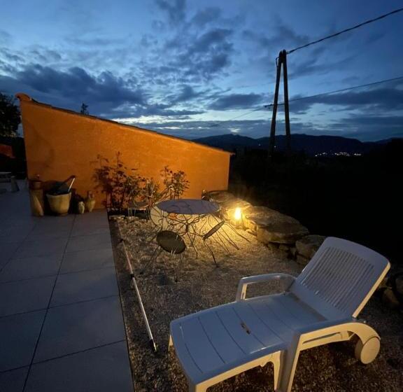 مبيت وإفطار Casa De Lyu