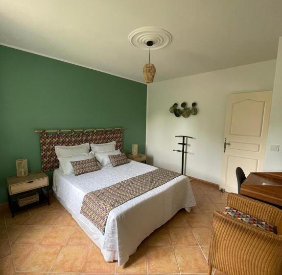 مبيت وإفطار Casa De Lyu