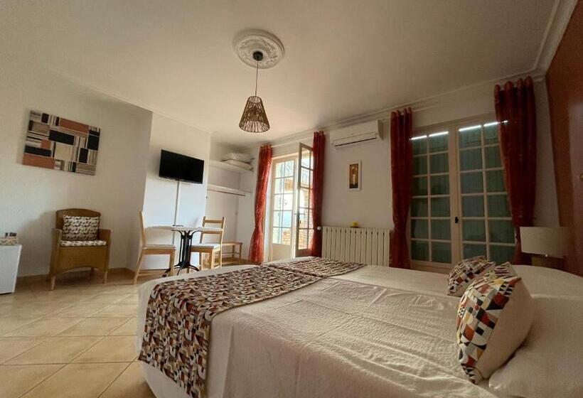 مبيت وإفطار Casa De Lyu