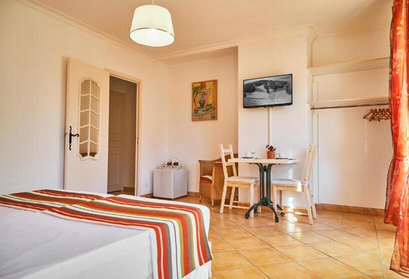 مبيت وإفطار Casa De Lyu