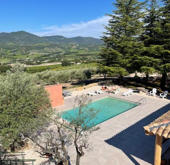 مبيت وإفطار Casa De Lyu