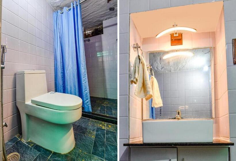 Fabhotel Ambika Chirwa House