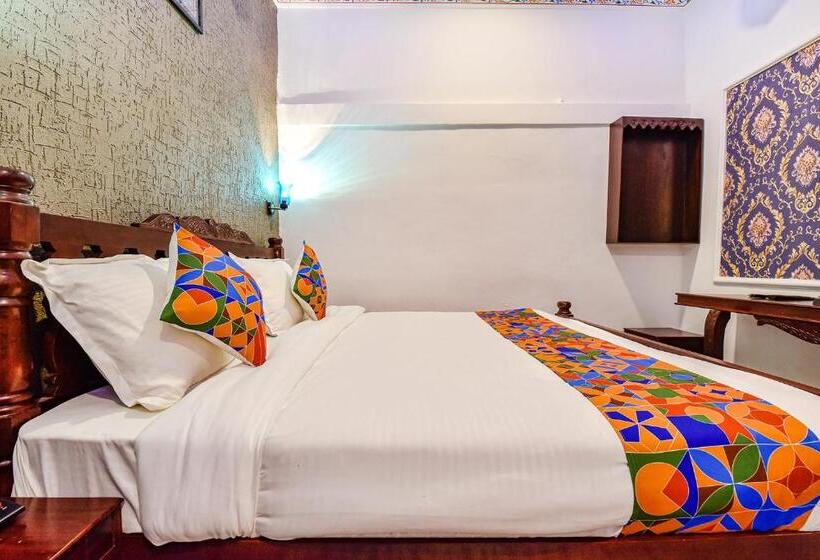 Fabhotel Ambika Chirwa House