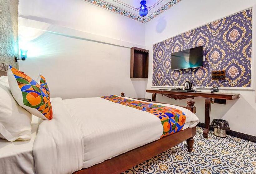 Fabhotel Ambika Chirwa House