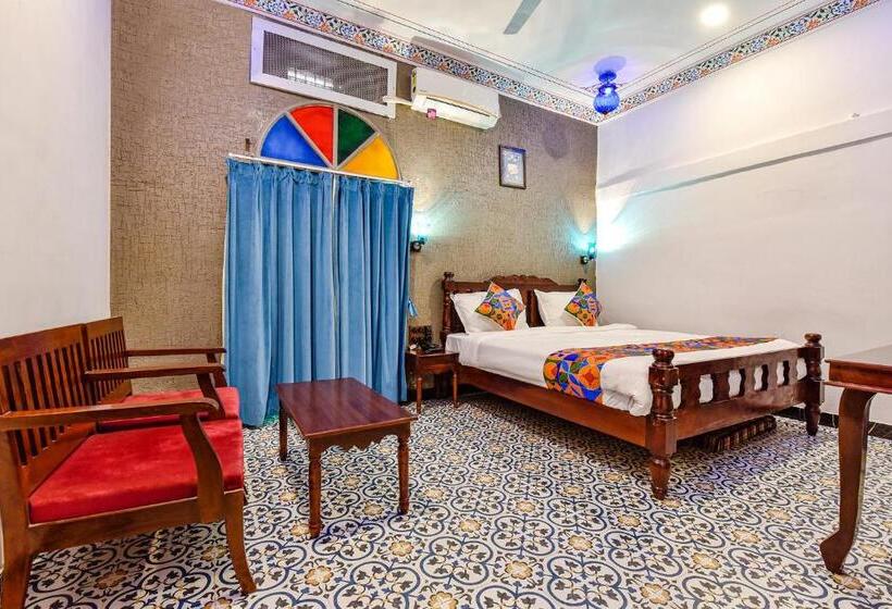 Fabhotel Ambika Chirwa House