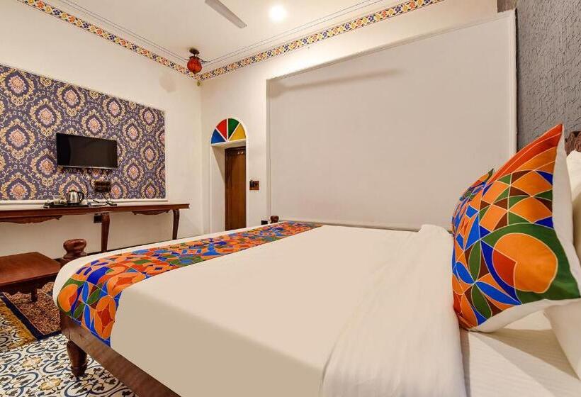 Fabhotel Ambika Chirwa House