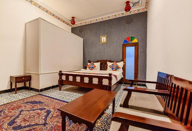 Fabhotel Ambika Chirwa House