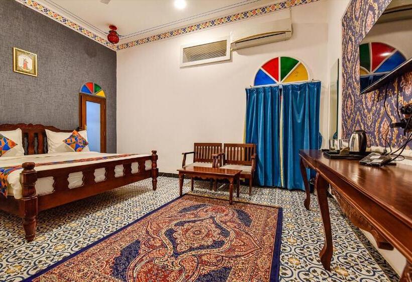 Fabhotel Ambika Chirwa House