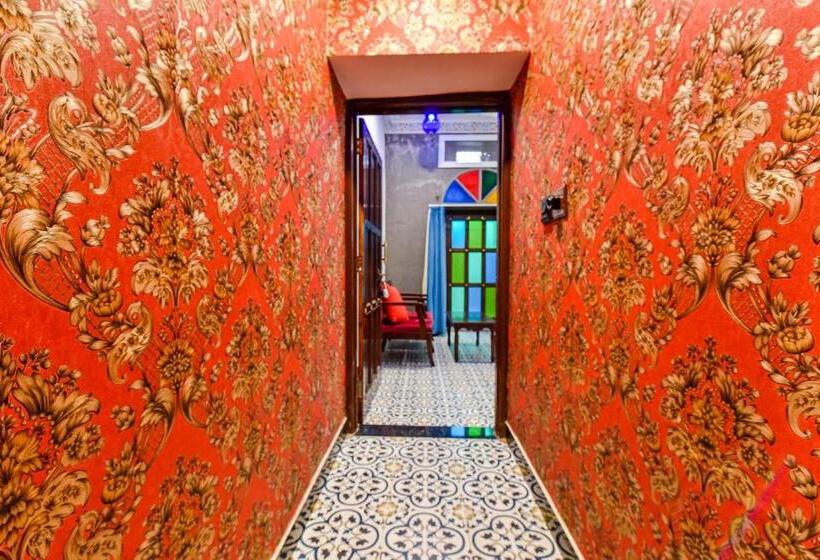 Fabhotel Ambika Chirwa House