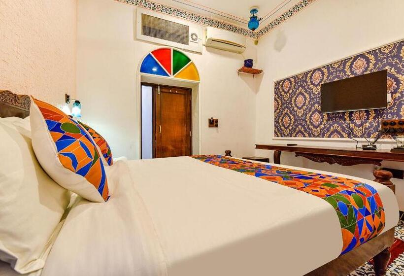 Fabhotel Ambika Chirwa House