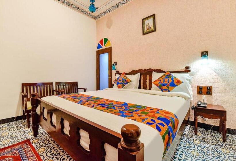 Fabhotel Ambika Chirwa House