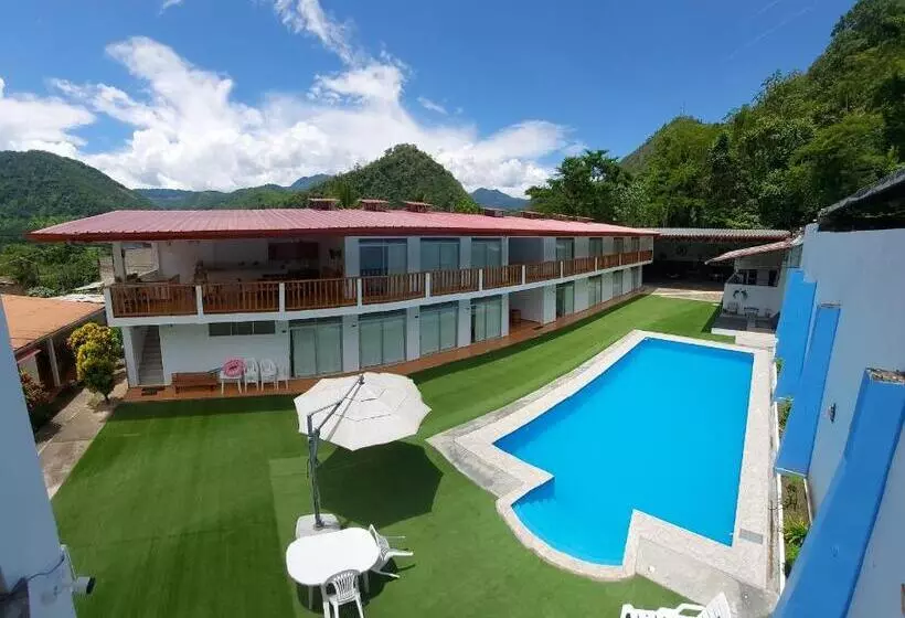 ホテル Albergue Schuler