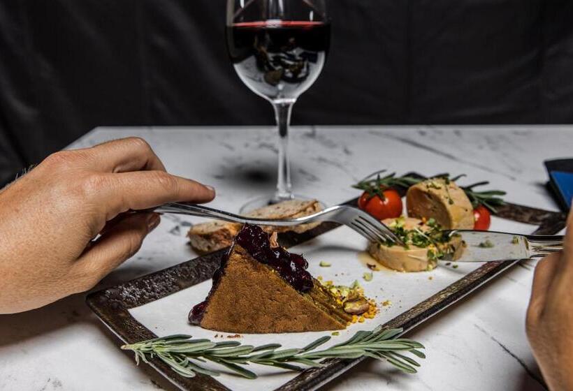 هتل Les Terrasses Du Port