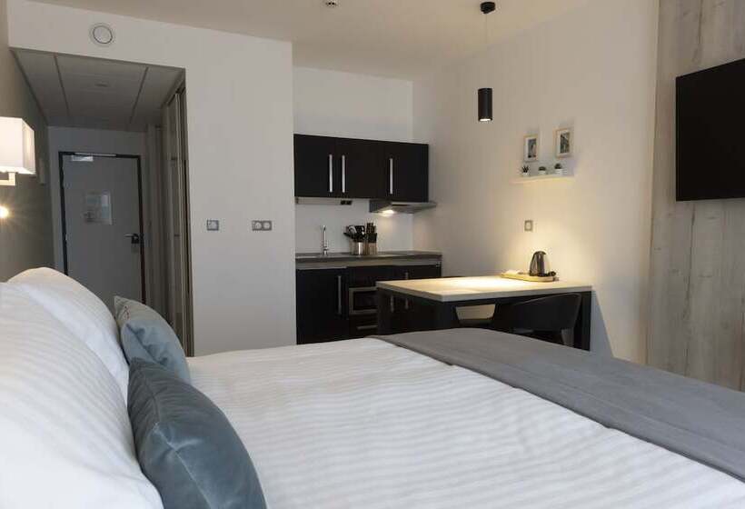 هتل Les Terrasses Du Port