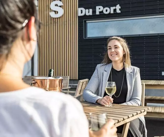 هتل Les Terrasses Du Port