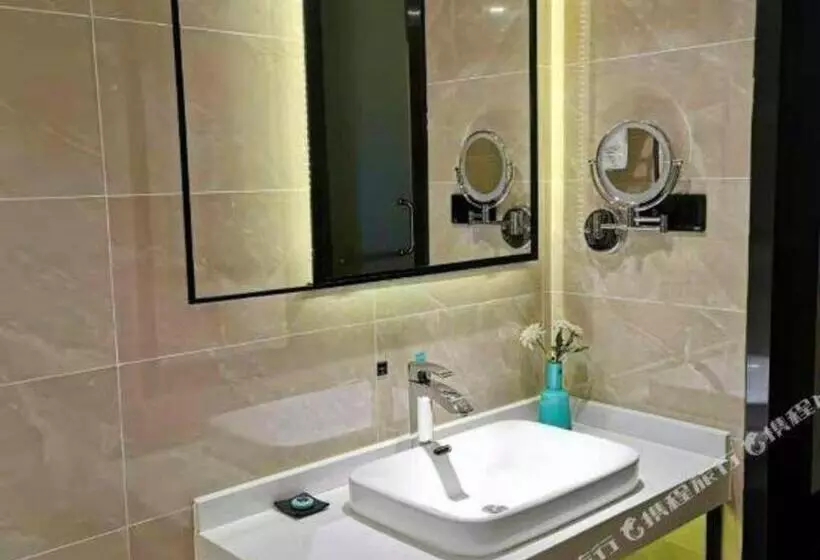 Hotelli Xana Lite Jiangmen Yingbin West