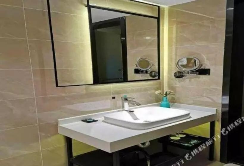 Hotelli Xana Lite Jiangmen Yingbin West