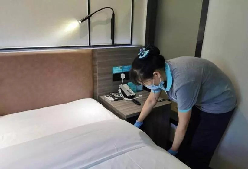 Hotelli Xana Lite Jiangmen Yingbin West