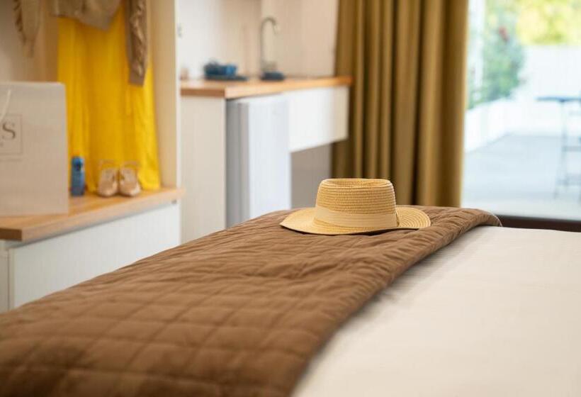 پانسیون Blumarea