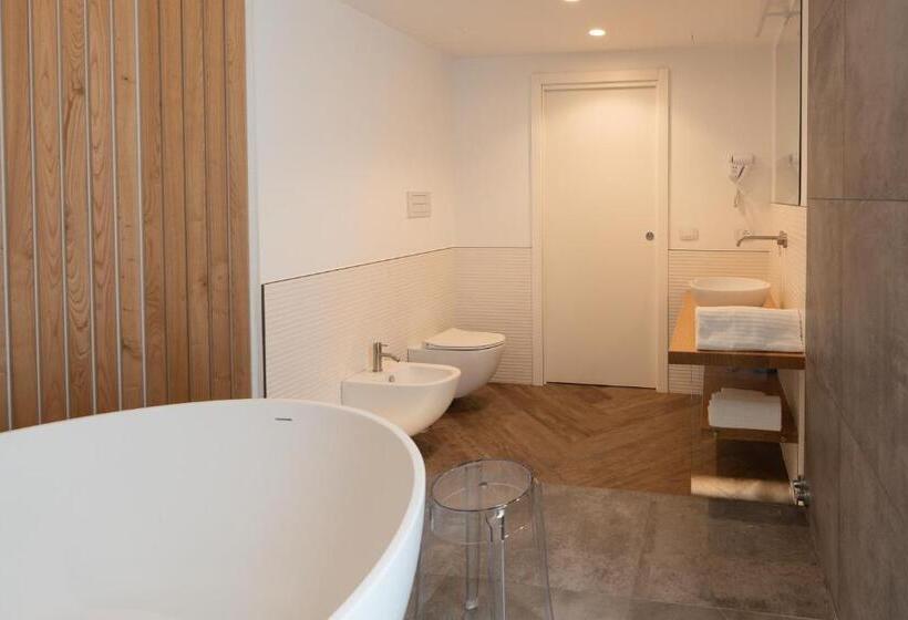 پانسیون Blumarea