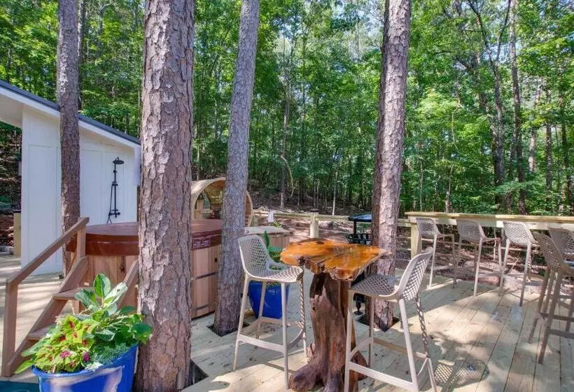 リゾートホテル The Lodge Luxury Glamping Tent Hunting Theme