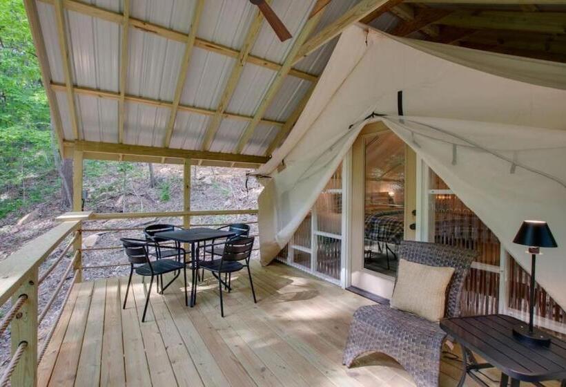 渡假胜地  The Lodge Luxury Glamping Tent Hunting Theme