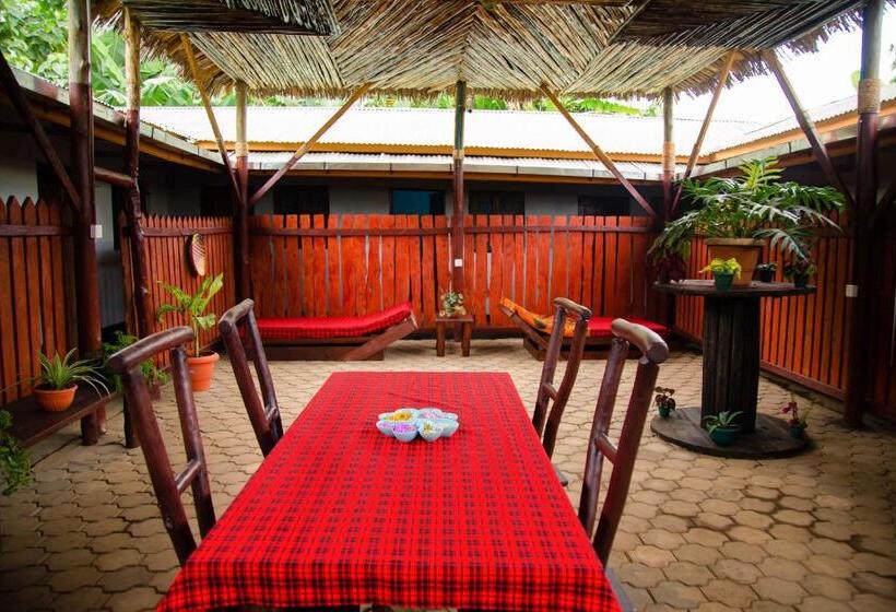 Bed & Breakfast Travellers Home