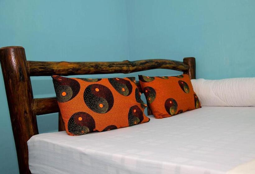 Bed & Breakfast Travellers Home