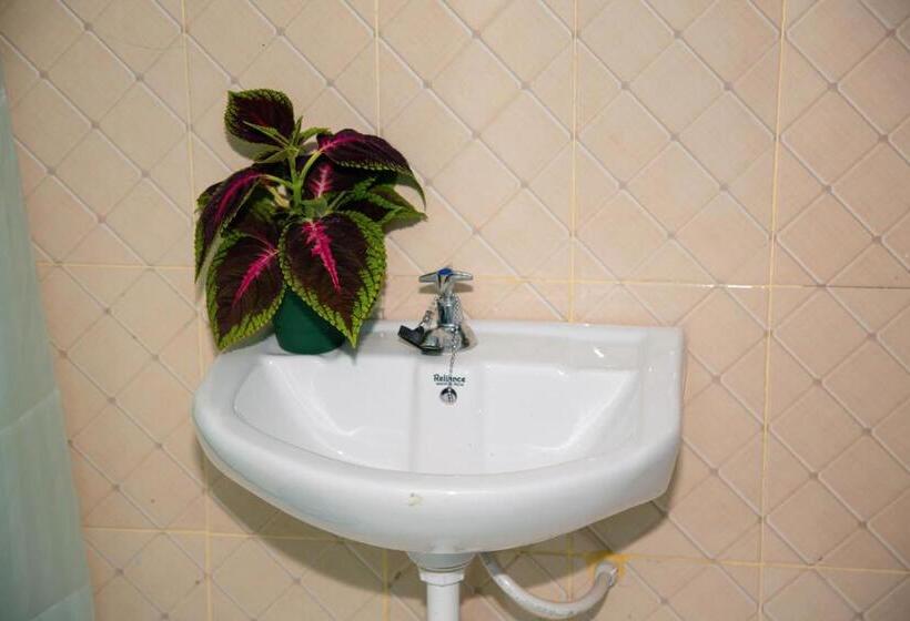 Bed & Breakfast Travellers Home