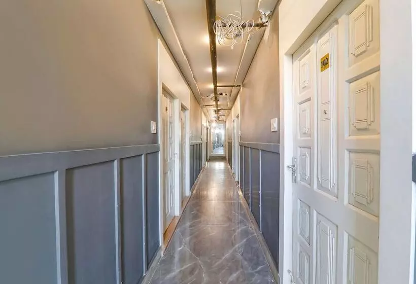 Hotelli Royal Palm Inn