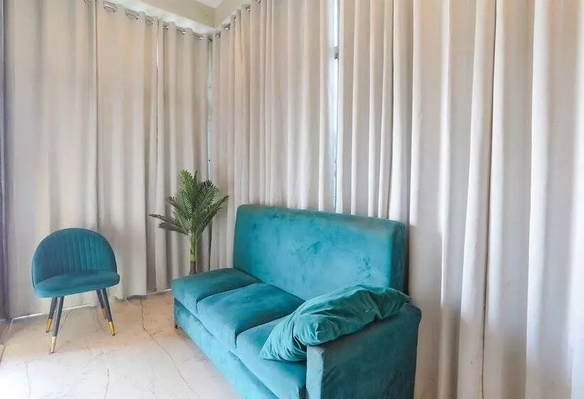 Hotelli Royal Palm Inn