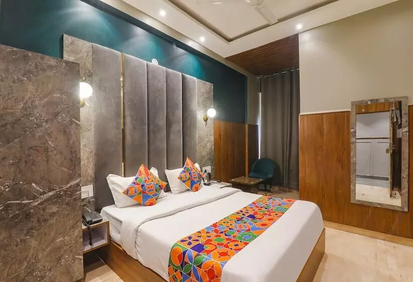 Hotelli Royal Palm Inn