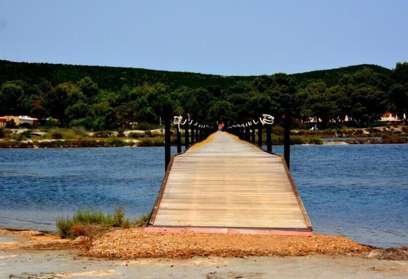 酒店 Porto Pino Club