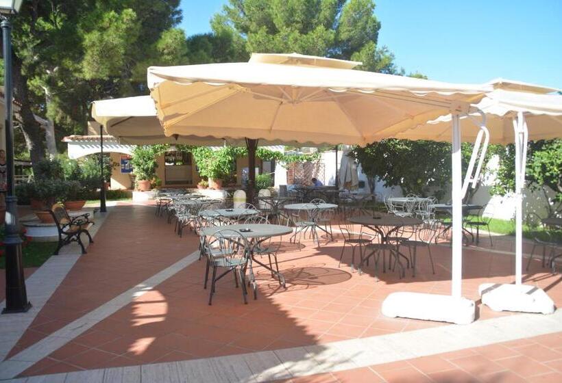 酒店 Porto Pino Club