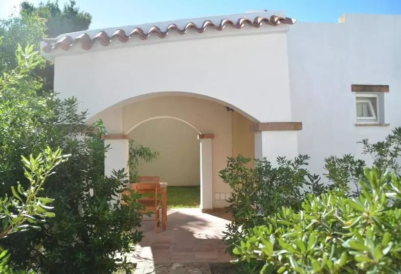 Hotelli Porto Pino Club