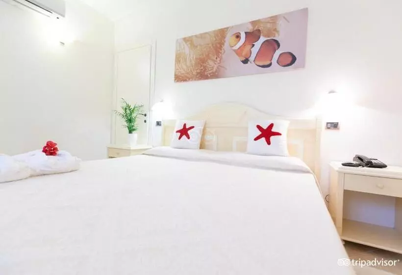 Hotelli Porto Pino Club
