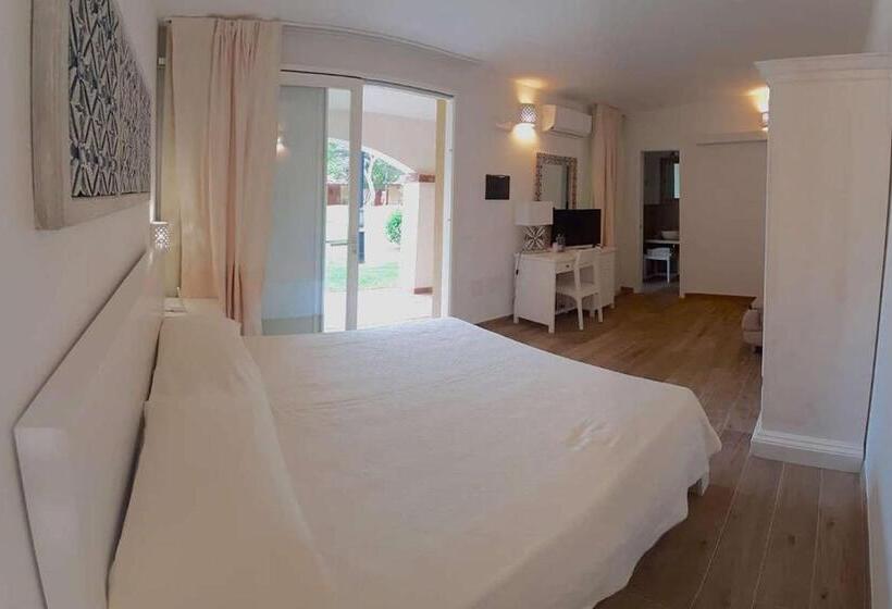 酒店 Porto Pino Club