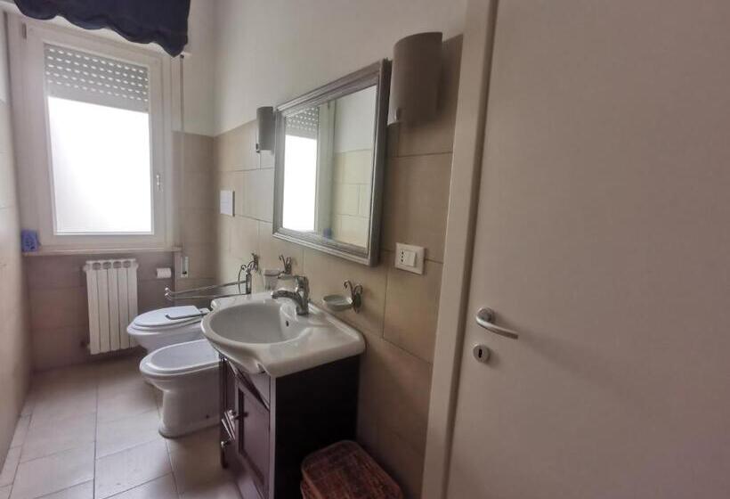 Trilocale In Residence Confinante Con La Spiaggia