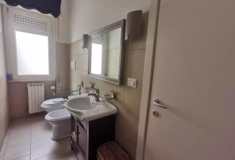 Trilocale In Residence Confinante Con La Spiaggia