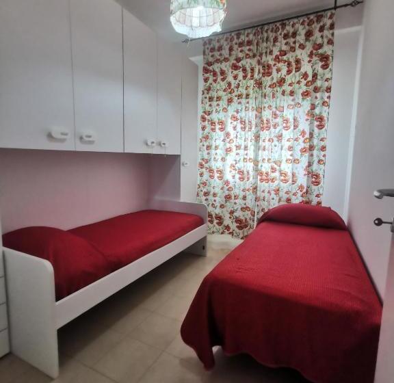 Trilocale In Residence Confinante Con La Spiaggia