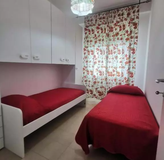 Trilocale In Residence Confinante Con La Spiaggia