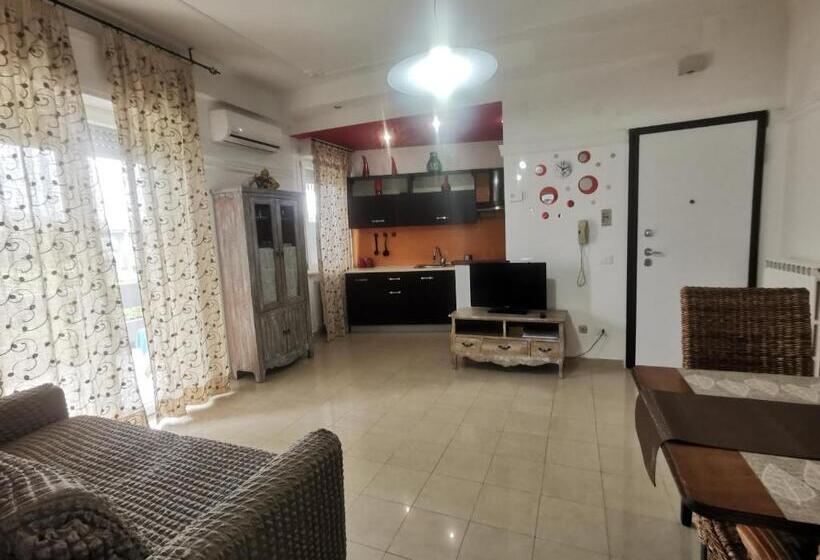 Trilocale In Residence Confinante Con La Spiaggia