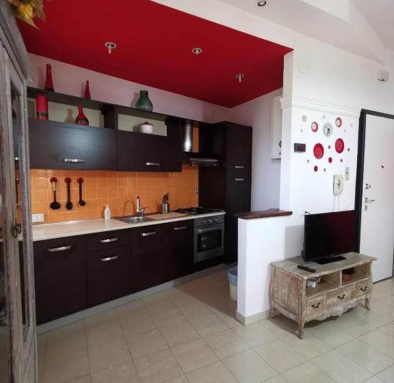 Trilocale In Residence Confinante Con La Spiaggia