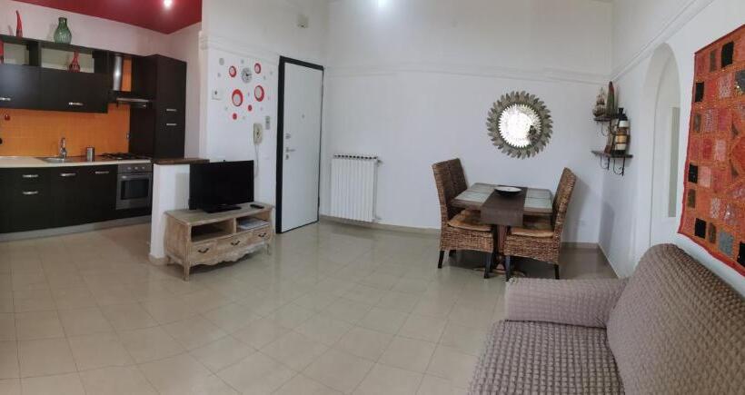 Trilocale In Residence Confinante Con La Spiaggia